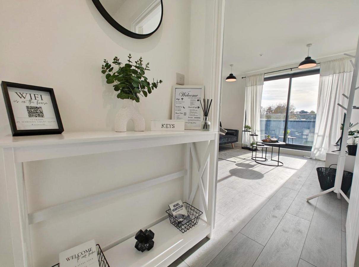 Modern City Apartment Hemel Hempstead Eksteriør bilde